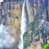 Il peut y avoir en cas de fortes pluies jusque 12 cascades ou chutes côte à côte !